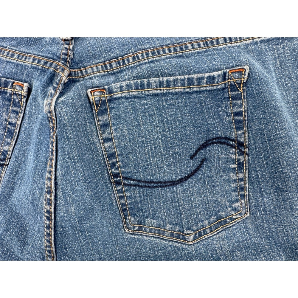 Levi Signature Bootcut Jeans Women's 18W Short Mid Rise Blue Denim‎ - Picture 9 of 16
